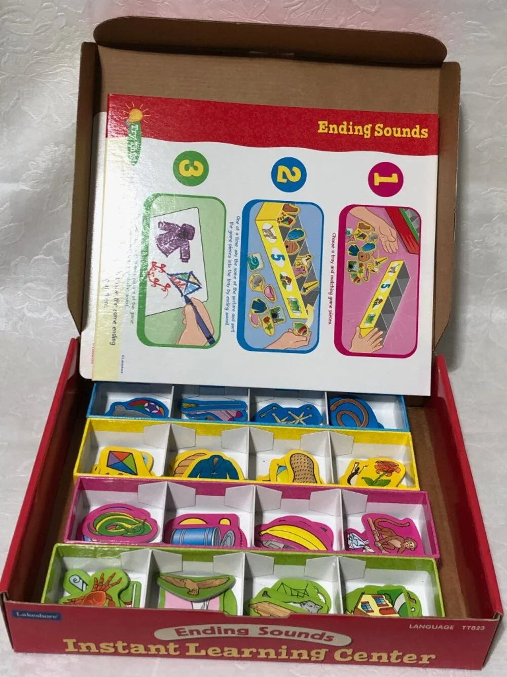 Lakeshore Ending Sounds Instant Learning Center Activity Kit Grade K-1